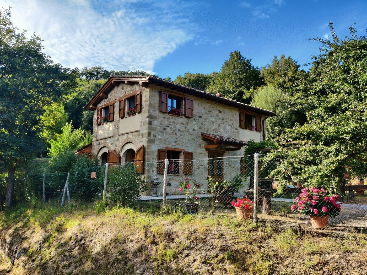 The country road approaching Il Palazzino